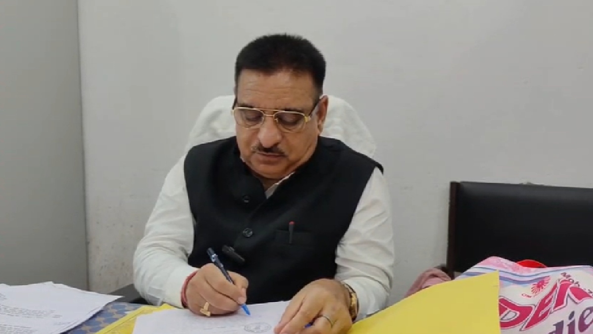 रिश्वत लेने वाले राजस्व कर्मचारी को 2 साल की सजा, 20 हजार रुपये का जुर्माना